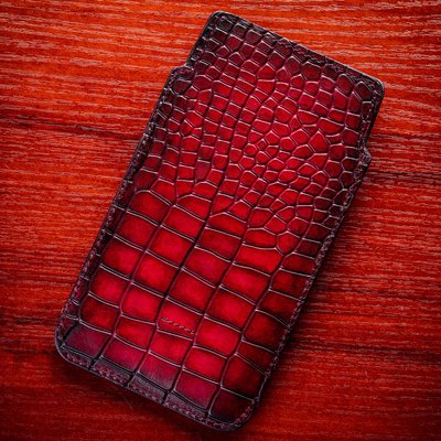 Чехол карман из натуральной кожи под крокодила Crocodille для Apple Iphone ручной работы Красный SKU0010-6 фото